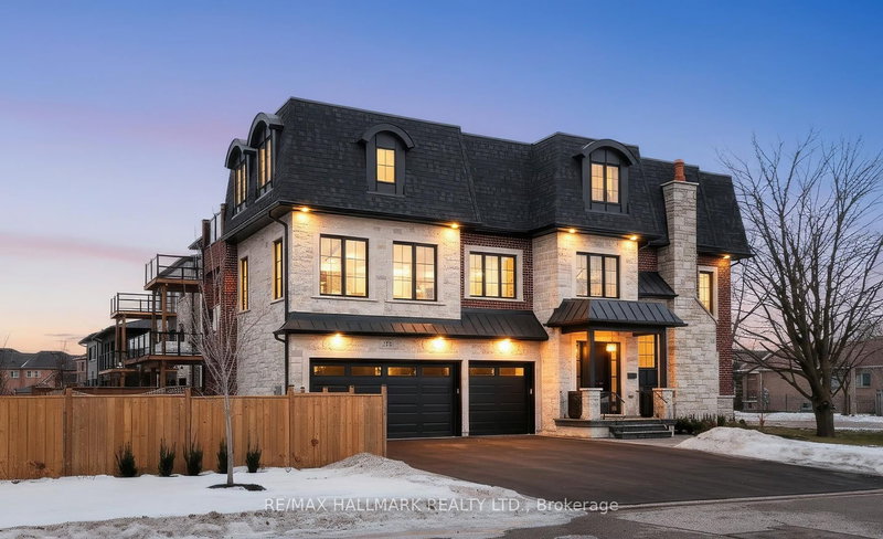 31 Naughton Dr, Richmond Hill, L4C 4M6 | Image 2