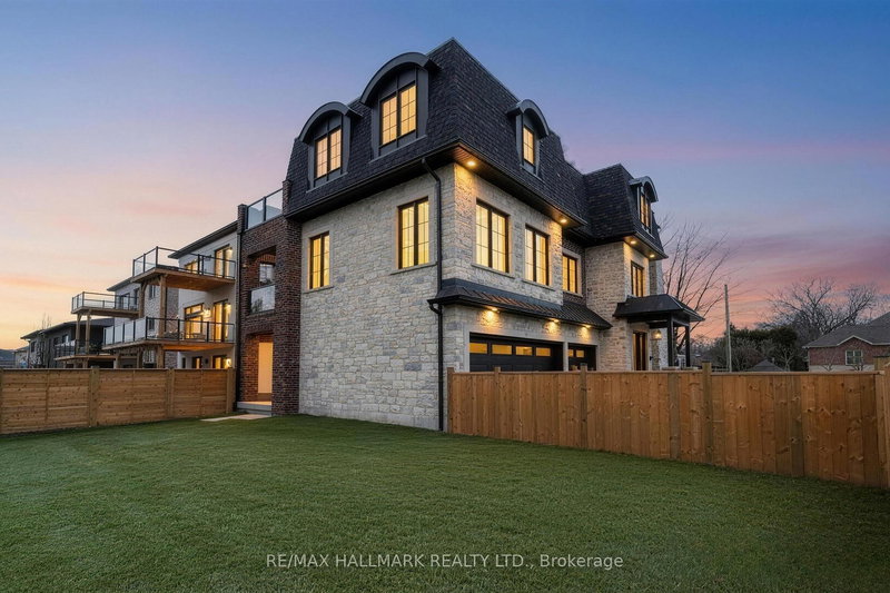 31 Naughton Dr, Richmond Hill, L4C 4M6 | Image 3