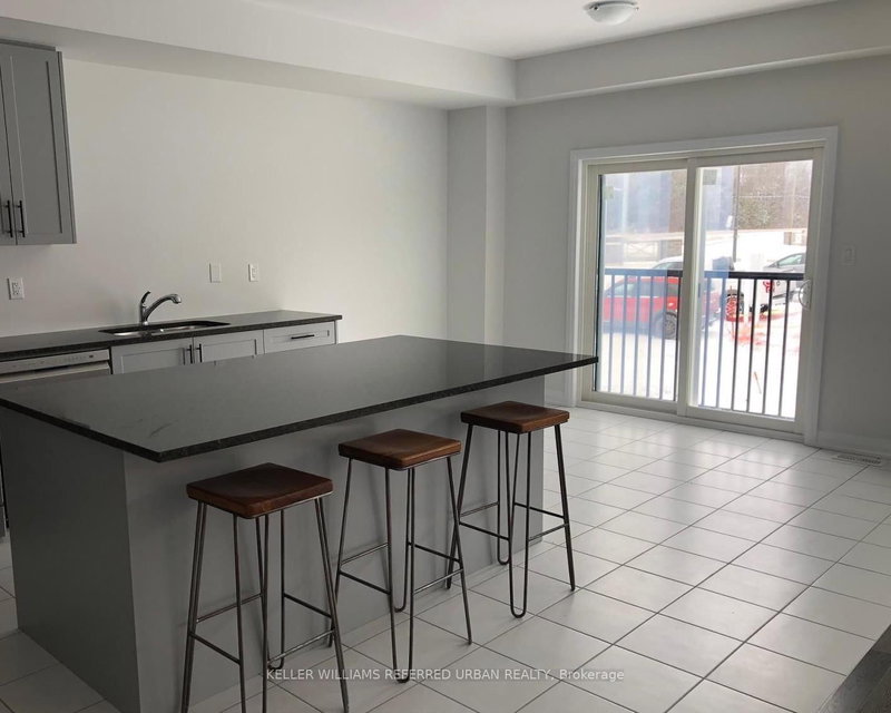 1466 Stovell Cres, Innisfil, L0L 1W0 | Image 3