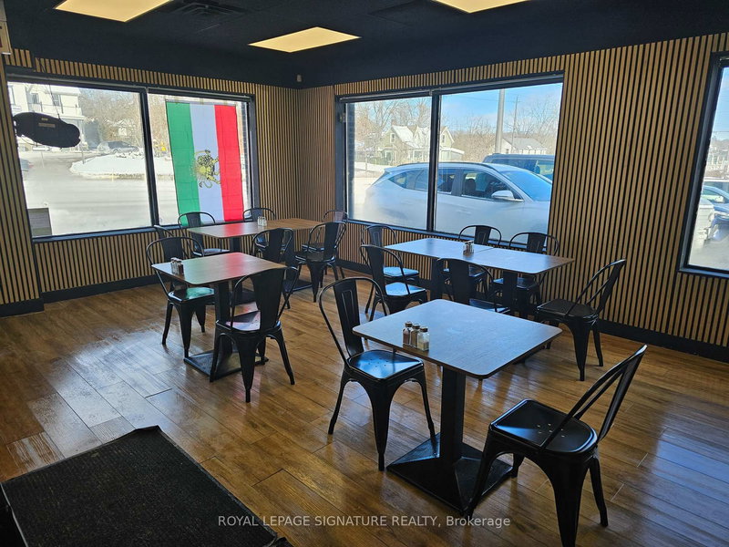 7 - 350 Davis Dr, Newmarket, L3Y 2N7 | Image 2