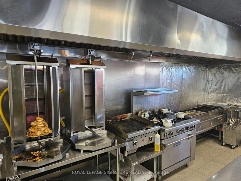 7 - 350 Davis Dr, Newmarket, L3Y 2N7 | Image 3