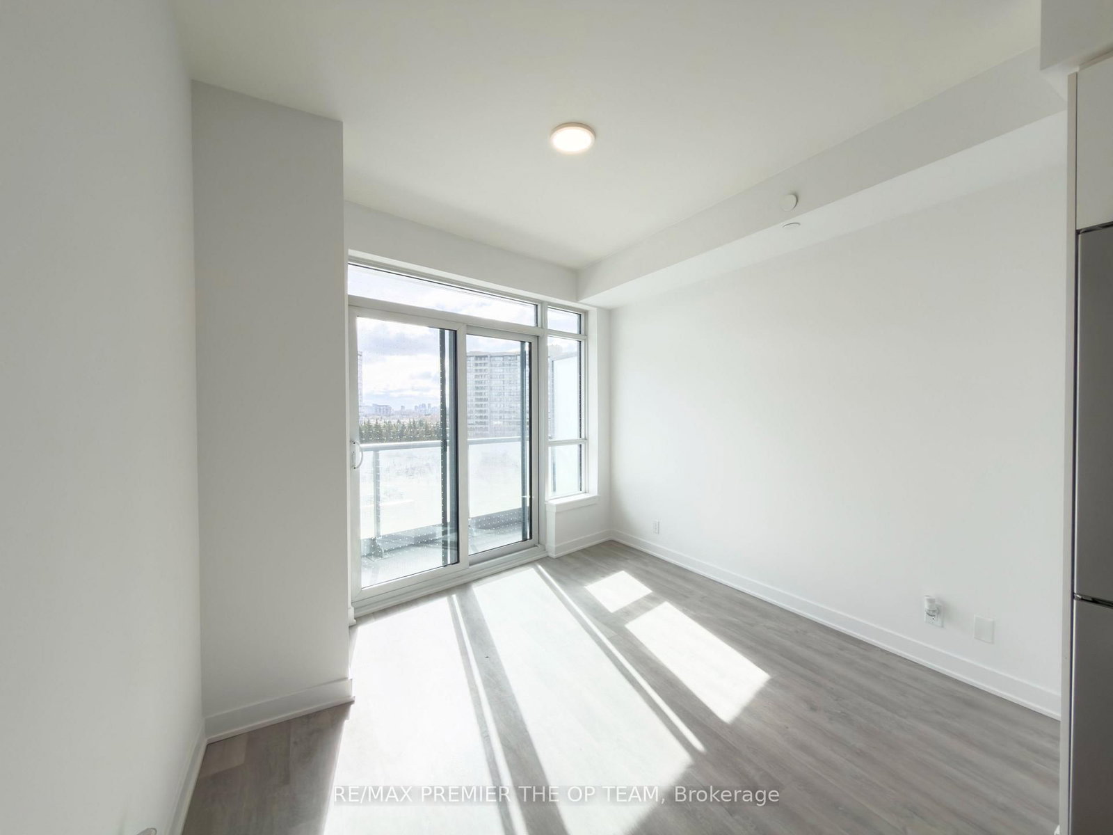 Condo for sale at 403-30 Upper Mall Way, Vaughan, Ontario, L4J 0L7 - Brownridge - MLS: N12758276