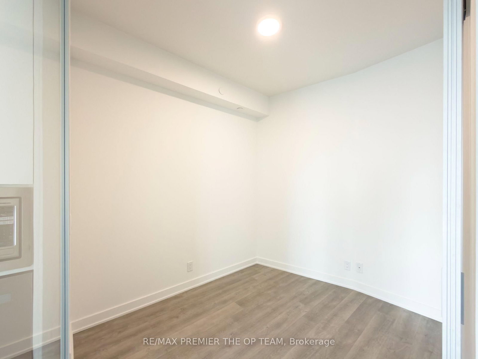 Condo for sale at 403-30 Upper Mall Way, Vaughan, Ontario, L4J 0L7 - Brownridge - MLS: N12758276