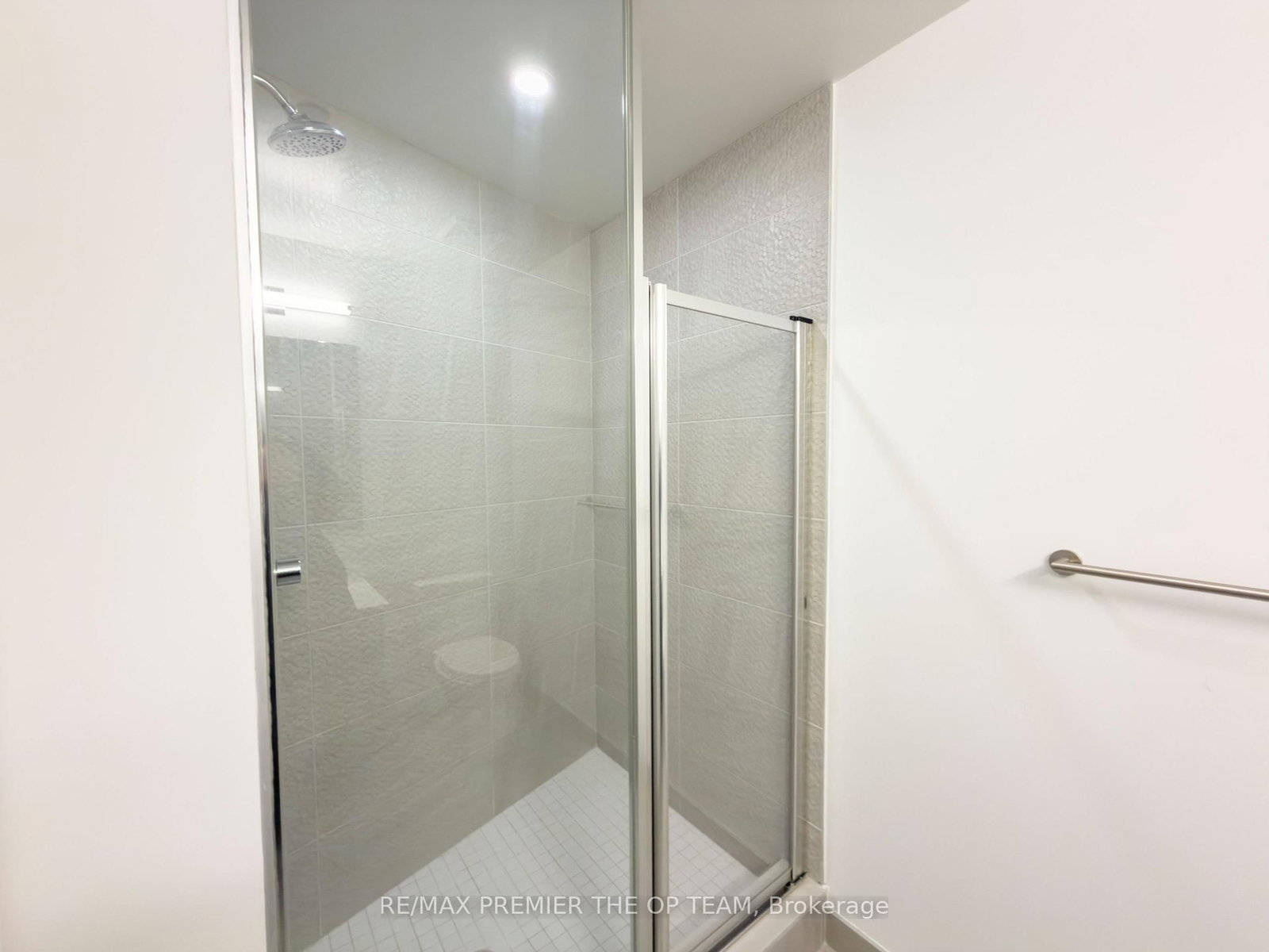 Condo for sale at 403-30 Upper Mall Way, Vaughan, Ontario, L4J 0L7 - Brownridge - MLS: N12758276