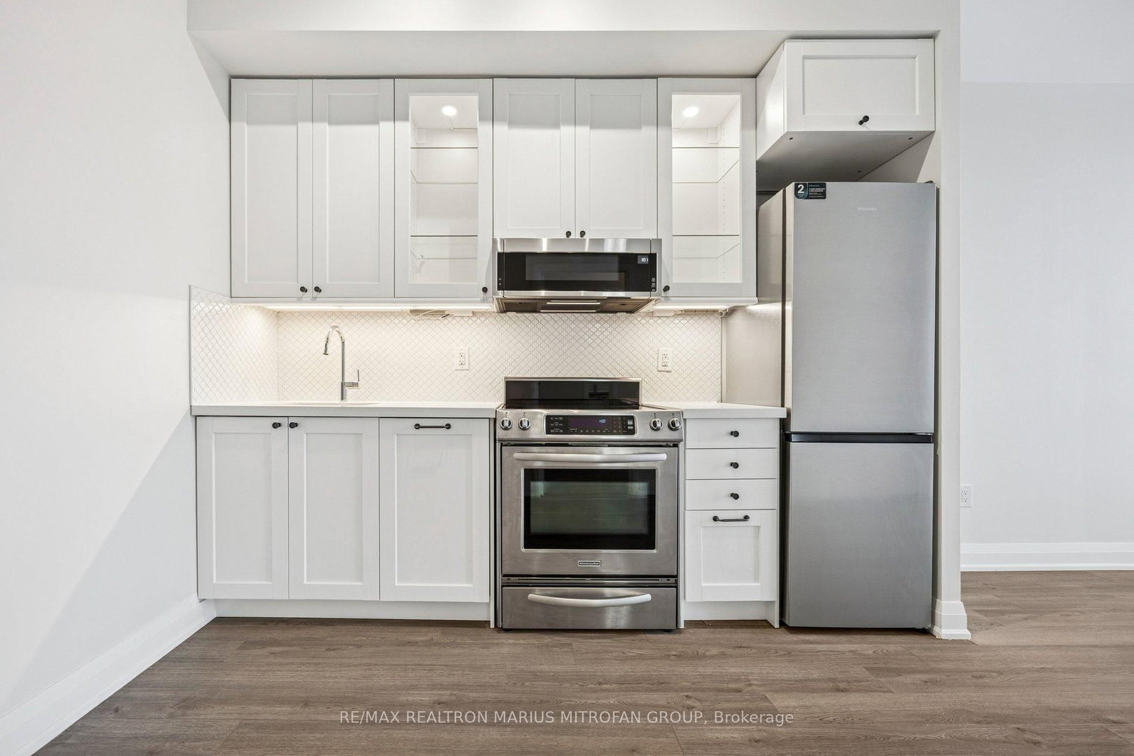 8763 Bayview Avenue, Unit 205 - Photo 11