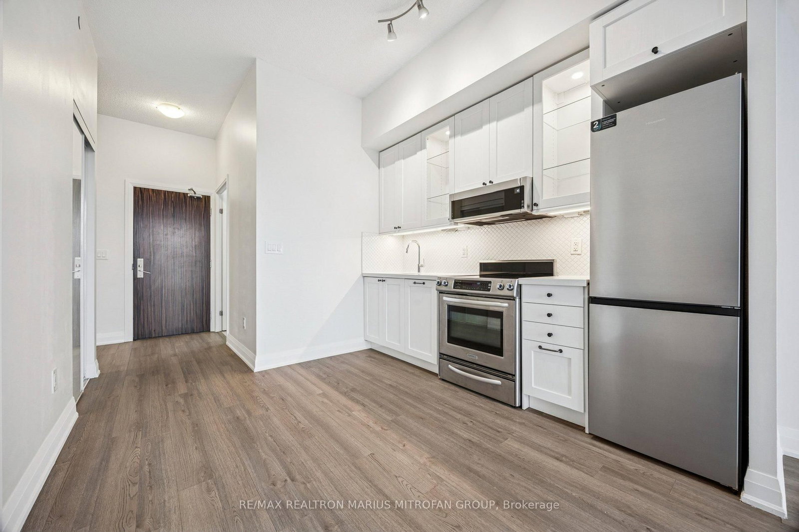 8763 Bayview Avenue, Unit 205 - Photo 12