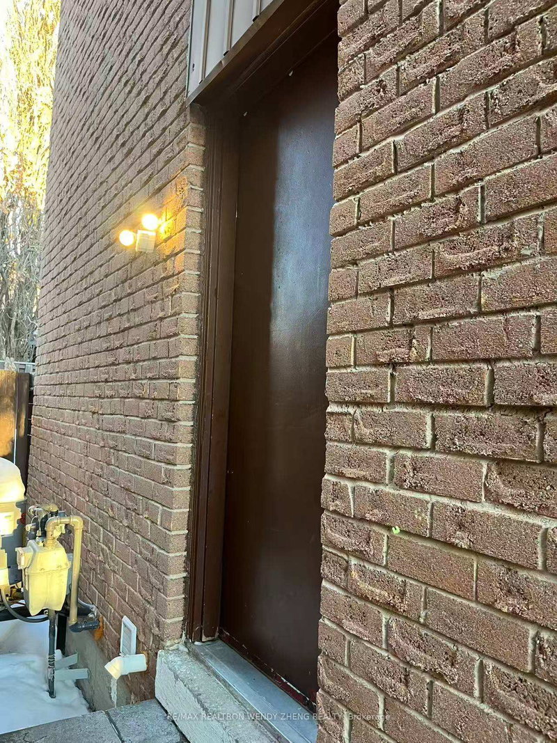 Bsmt - 275 Risebrough Crct, Markham, L3R 3J3 | Image 3