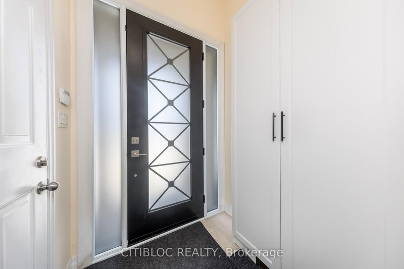 25 Claudview St, King, L7B 0C6 | Image 3
