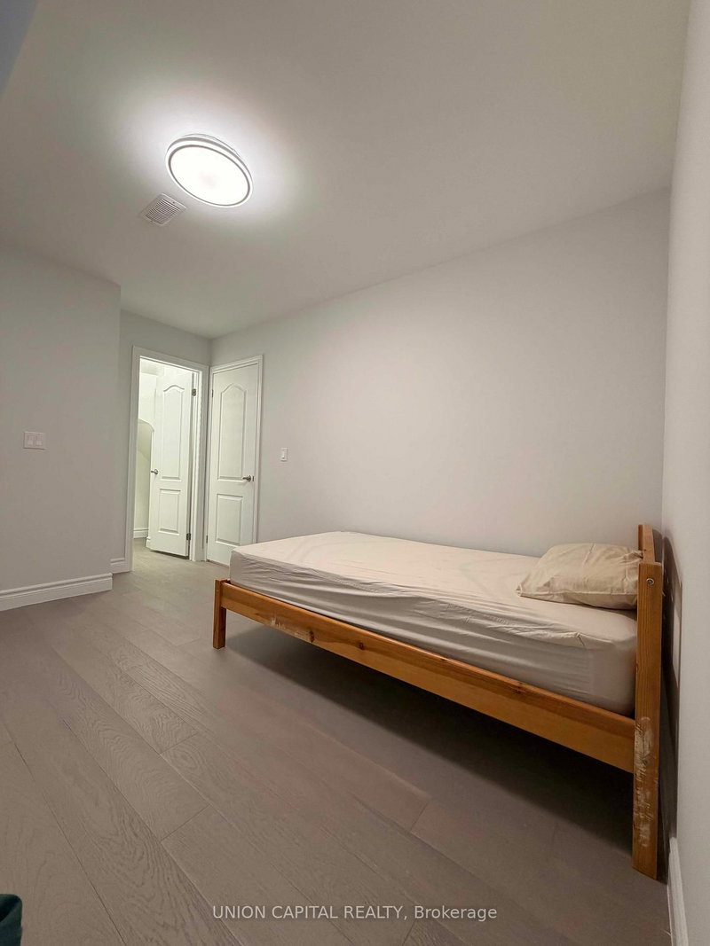 1 Waterleaf Rd, Markham, L6B 0Z3 | Image 2