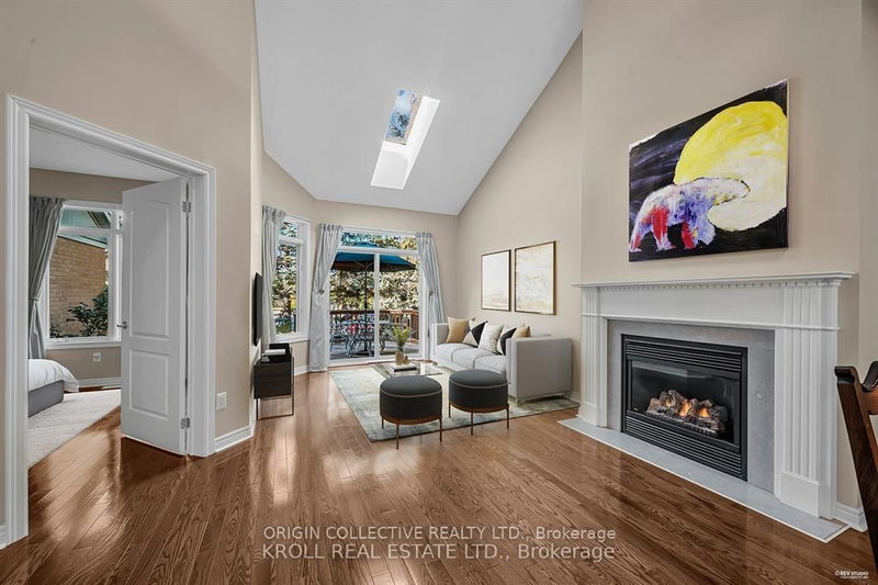 77 Celebrity Greens Way, Markham, L6E 1B5 | Image 2