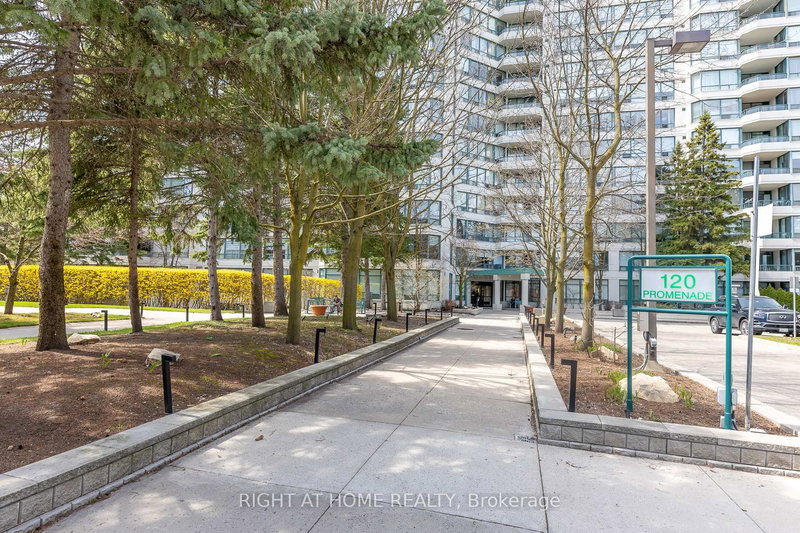 1001 - 120 Promenade Circ, Vaughan, L4J 7W9 | Image 3