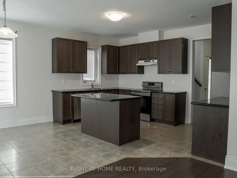 upper - 30 Alistair Cres, Vaughan, L4K 4B4 | Image 3