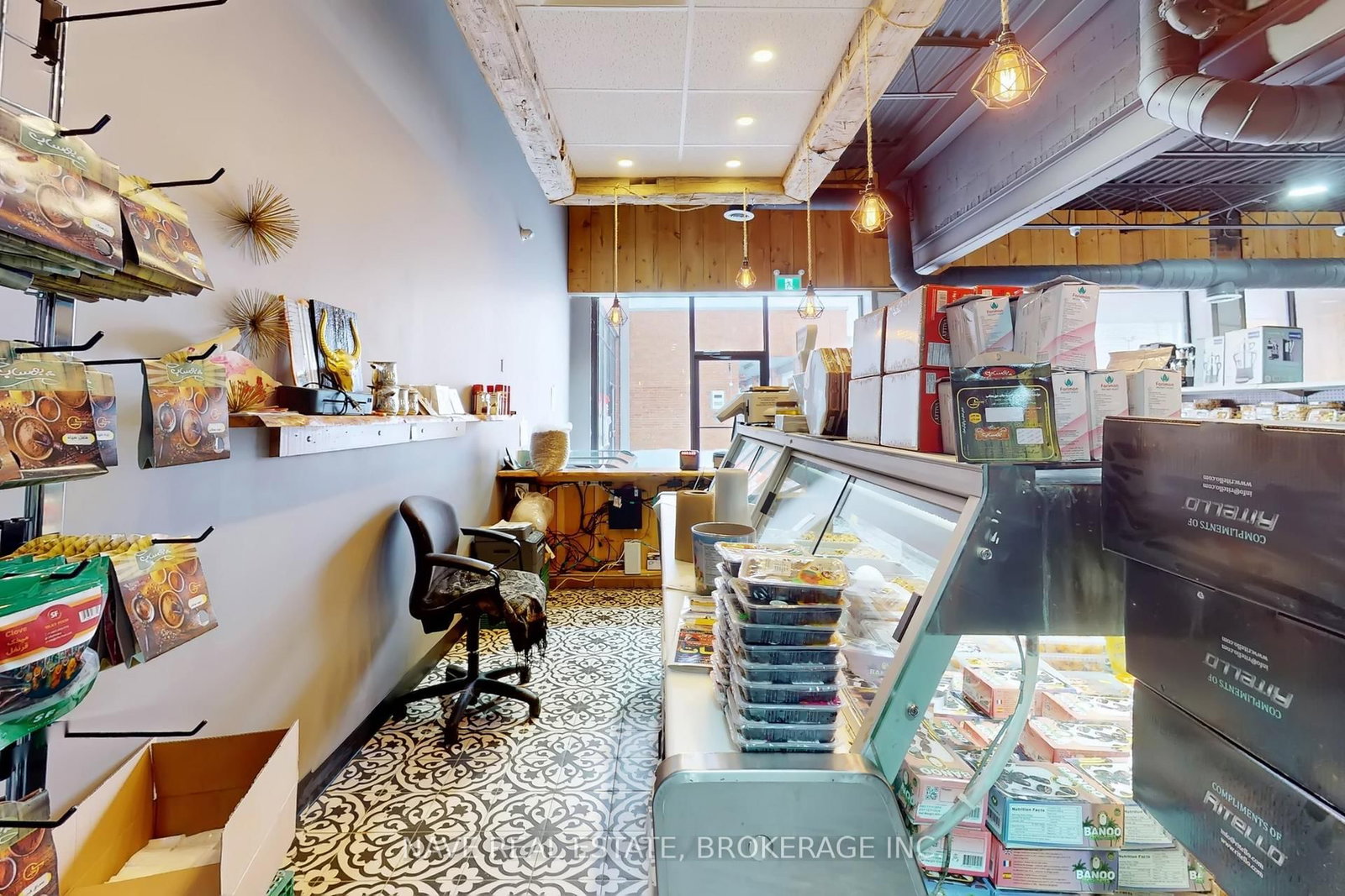 16925 Yonge Street, Unit 12 - Photo 10