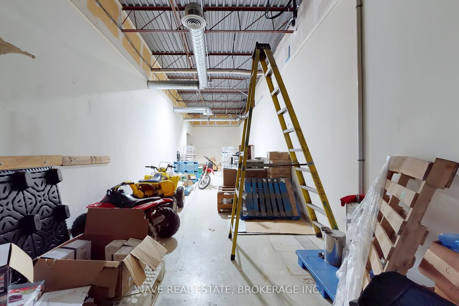 16925 Yonge Street, Unit 12 - Photo 18