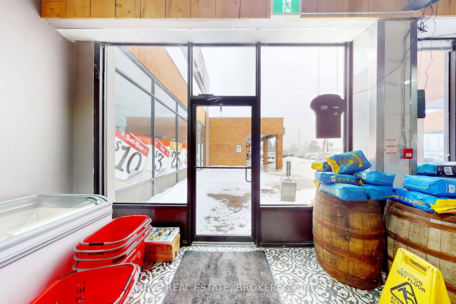 16925 Yonge Street, Unit 12 - Photo 6