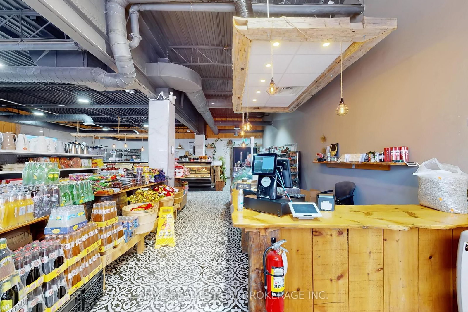 16925 Yonge Street, Unit 12 - Photo 7