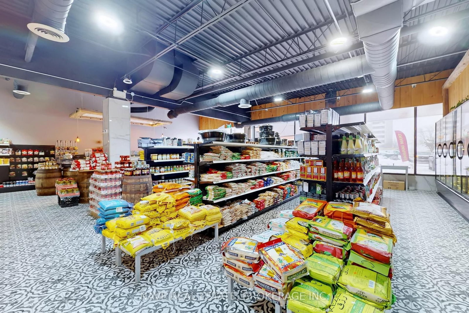 16925 Yonge Street, Unit 14 - Photo 11