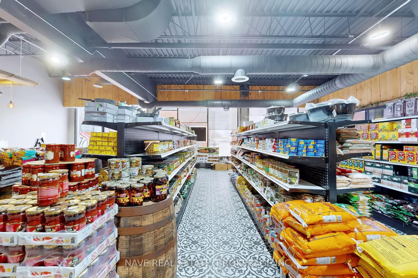 16925 Yonge Street, Unit 14 - Photo 13