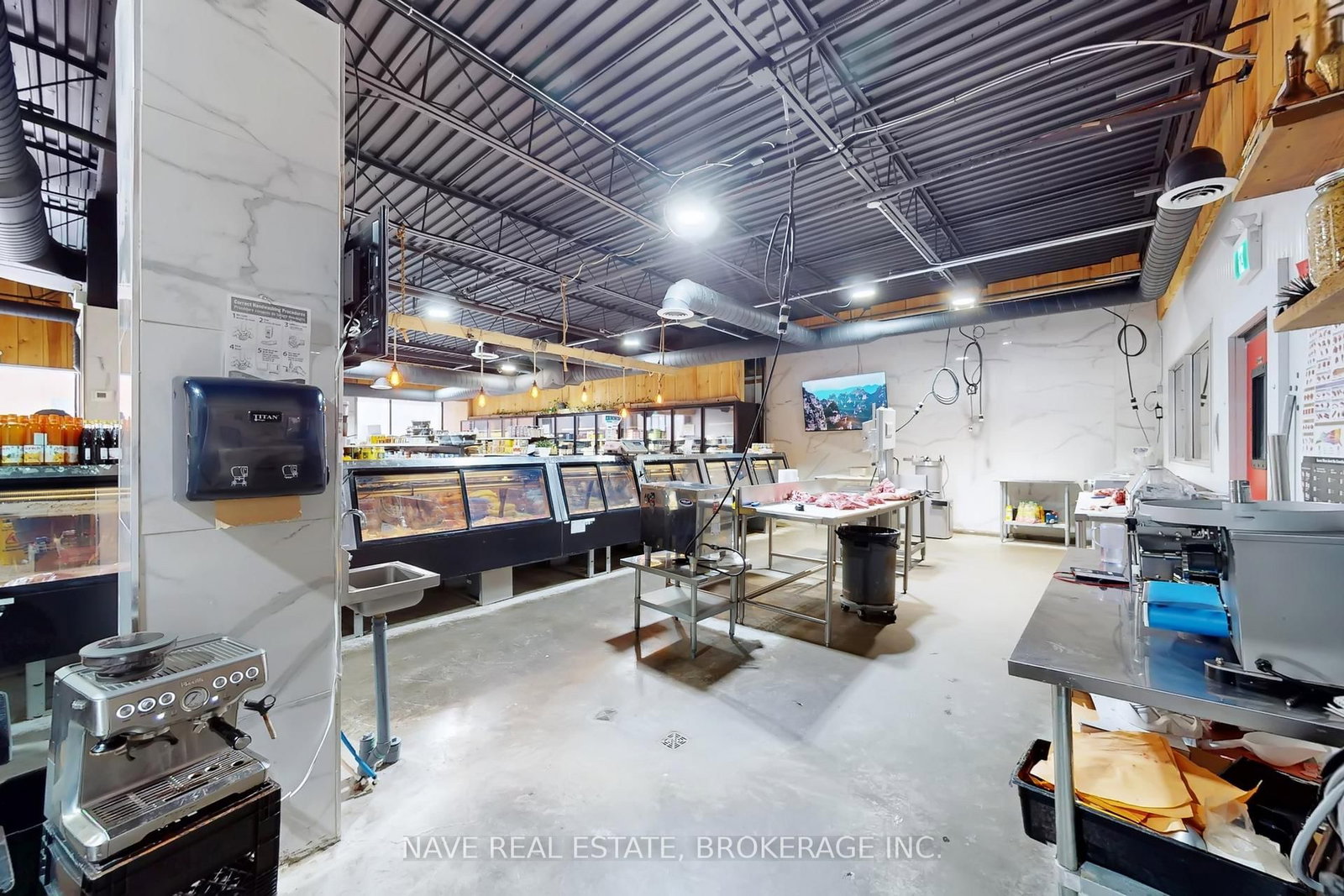 16925 Yonge Street, Unit 14 - Photo 17