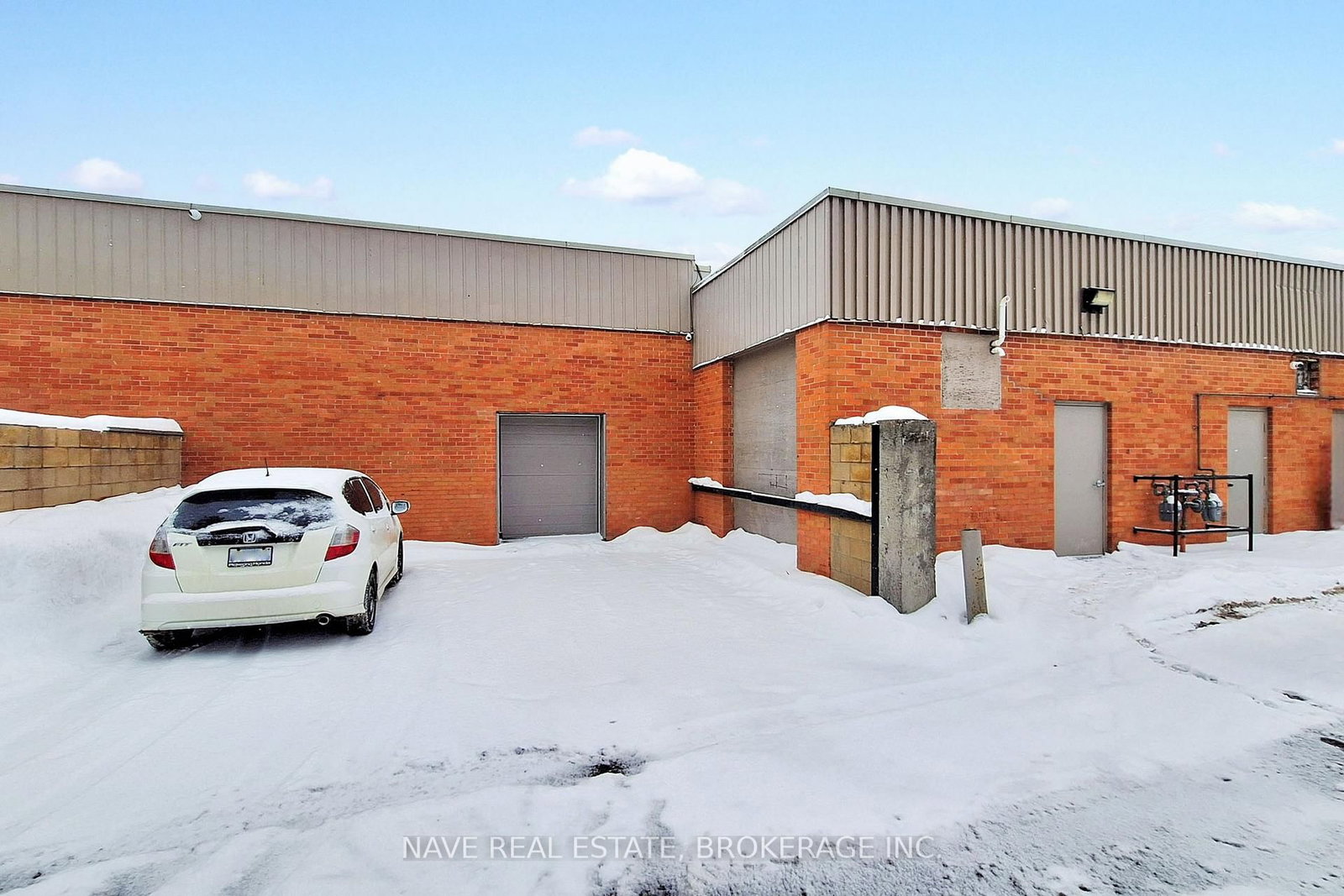 16925 Yonge Street, Unit 14 - Photo 33