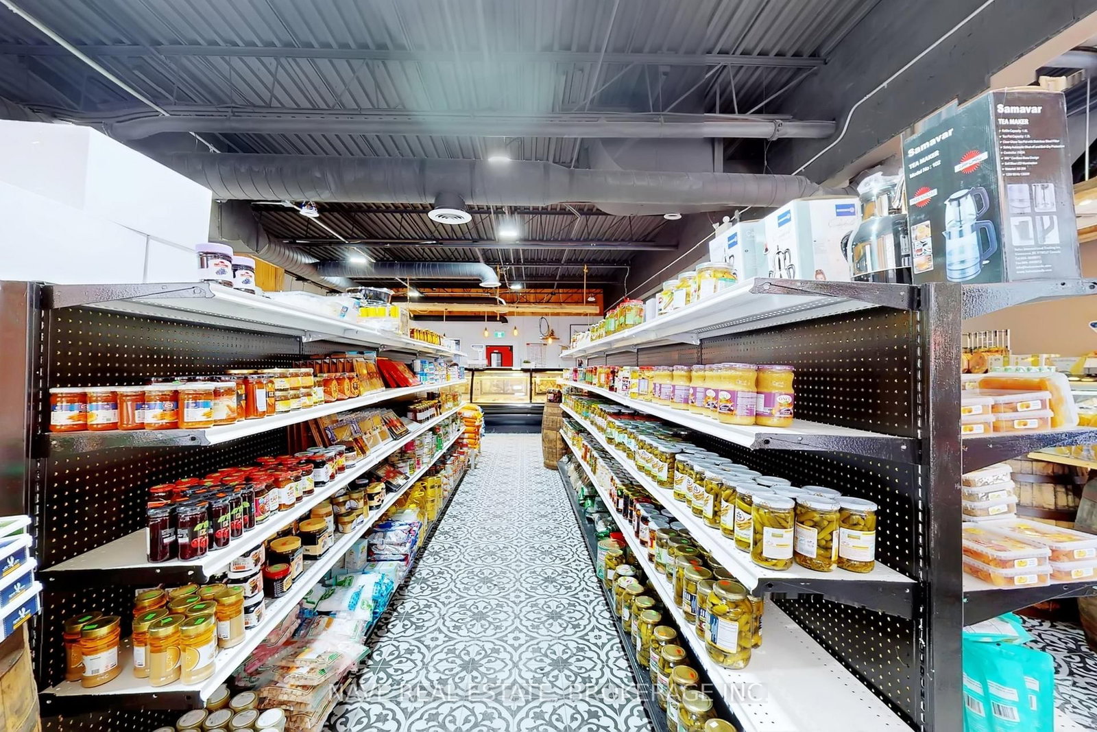 16925 Yonge Street, Unit 14 - Photo 7