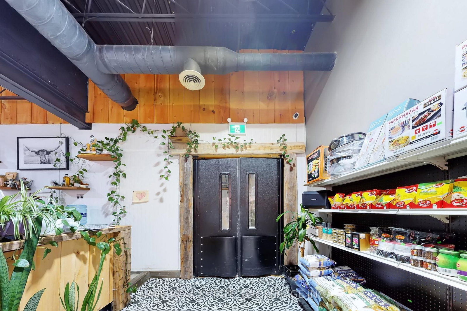 16925 Yonge Street, Unit 12-14 - Photo 26