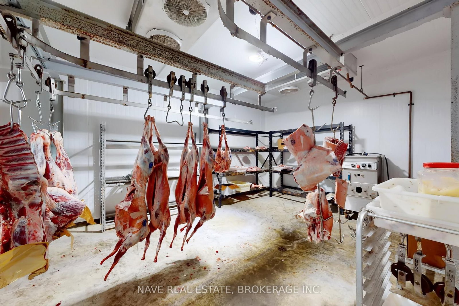 16925 Yonge Street, Unit 12-14 - Photo 34