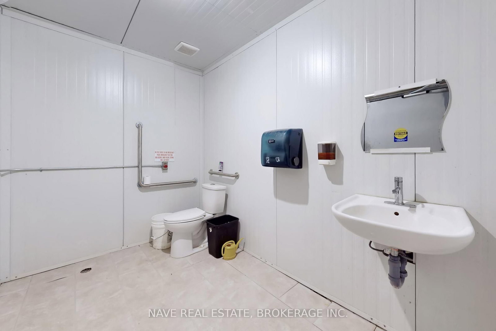 16925 Yonge Street, Unit 12-14 - Photo 36