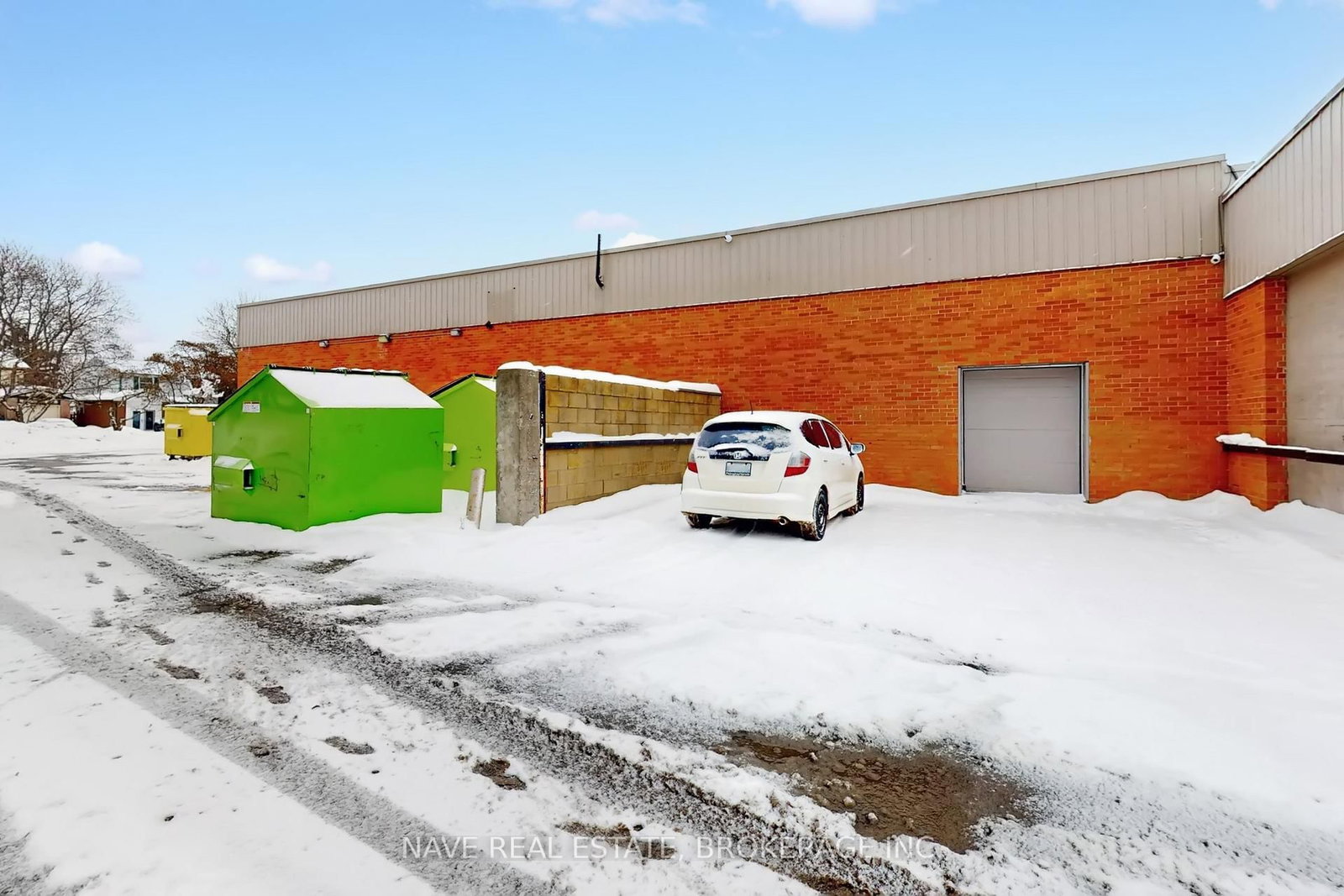 16925 Yonge Street, Unit 12-14 - Photo 40