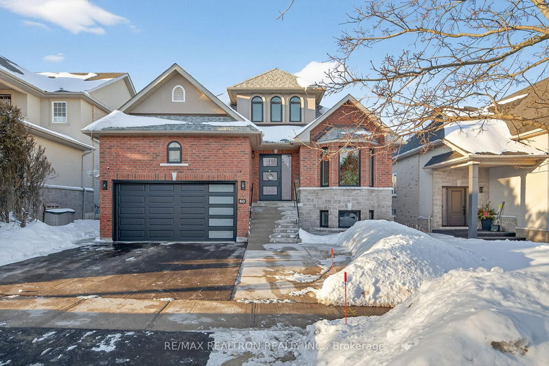 80 Gardiner Dr, Bradford West Gwillimbury, L3Z 3G2 | Image 2