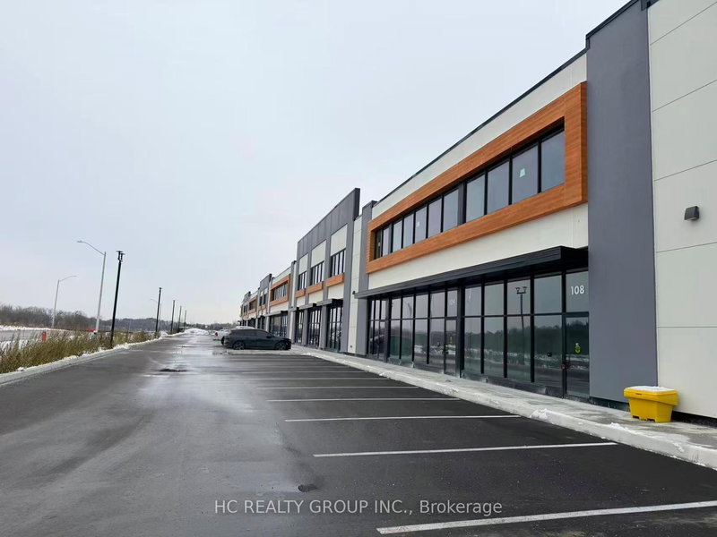 I07 - I10 - 175 Melvin Robson Ave, Aurora, L4G 4B9 | Image 3