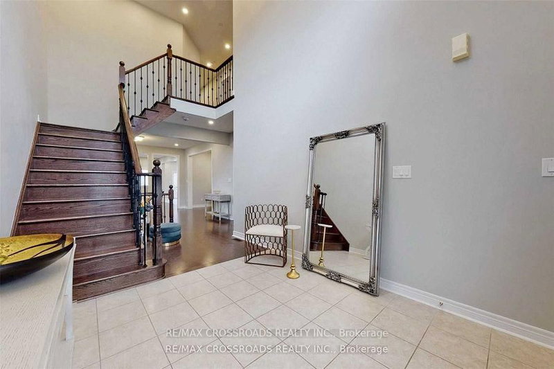 62 Romanelli Cres, Bradford West Gwillimbury, L3Z 0X7 | Image 2