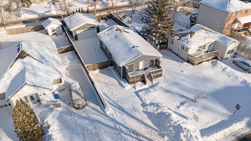 320 Pasadena Dr, Georgina, L4P 2Z3 | Image 2