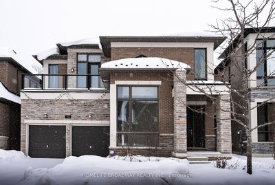 166 Conklin Cres | Aurora | Image