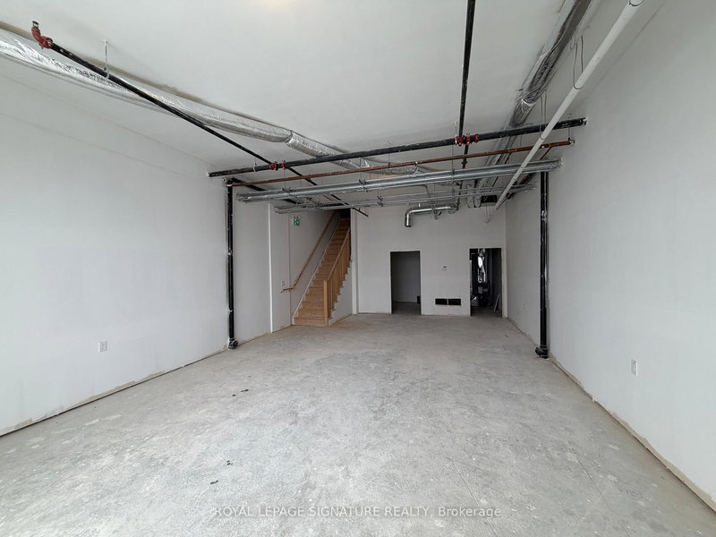 5 - 200 Dissette St, Bradford West Gwillimbury, L3Z 4M2 | Image 3