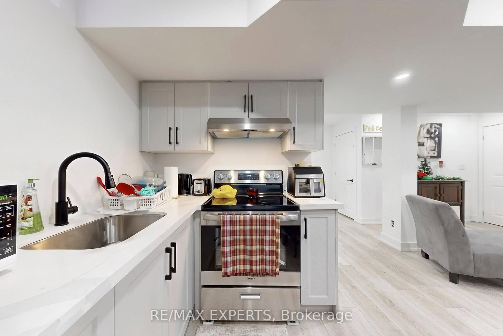 26 Buttonleaf Crescent, Unit BASEMENT - Photo 7