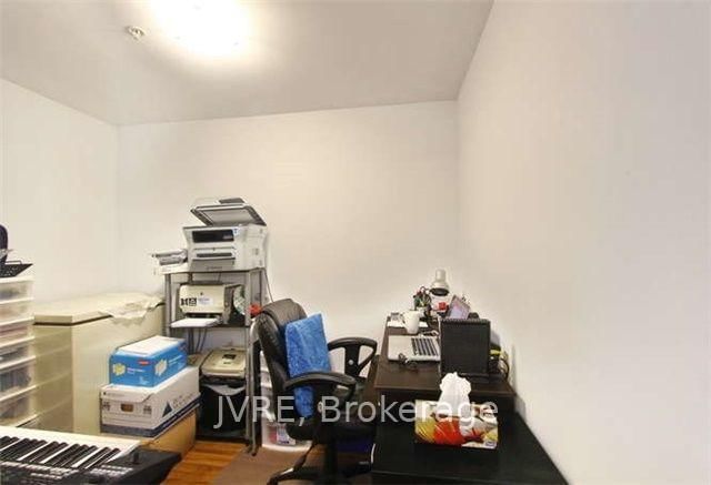 12 Woodstream Blvd photo 5