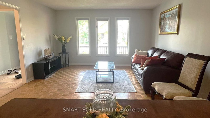 148 Castlehill Rd, Vaughan, L6A 1N7 | Image 2