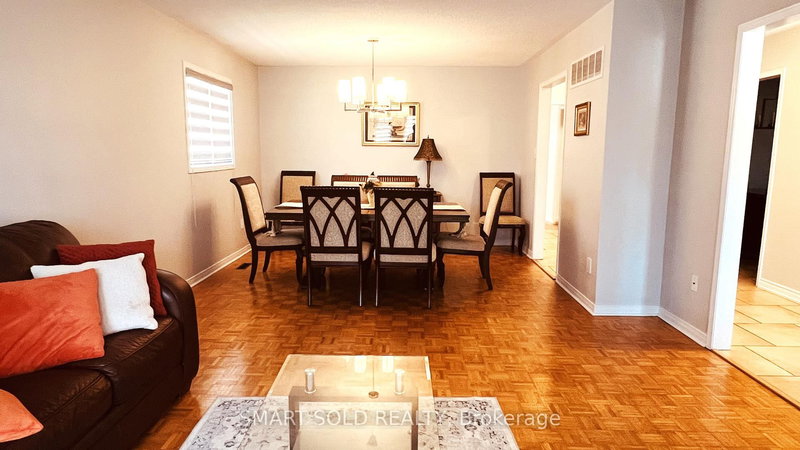 148 Castlehill Rd, Vaughan, L6A 1N7 | Image 3