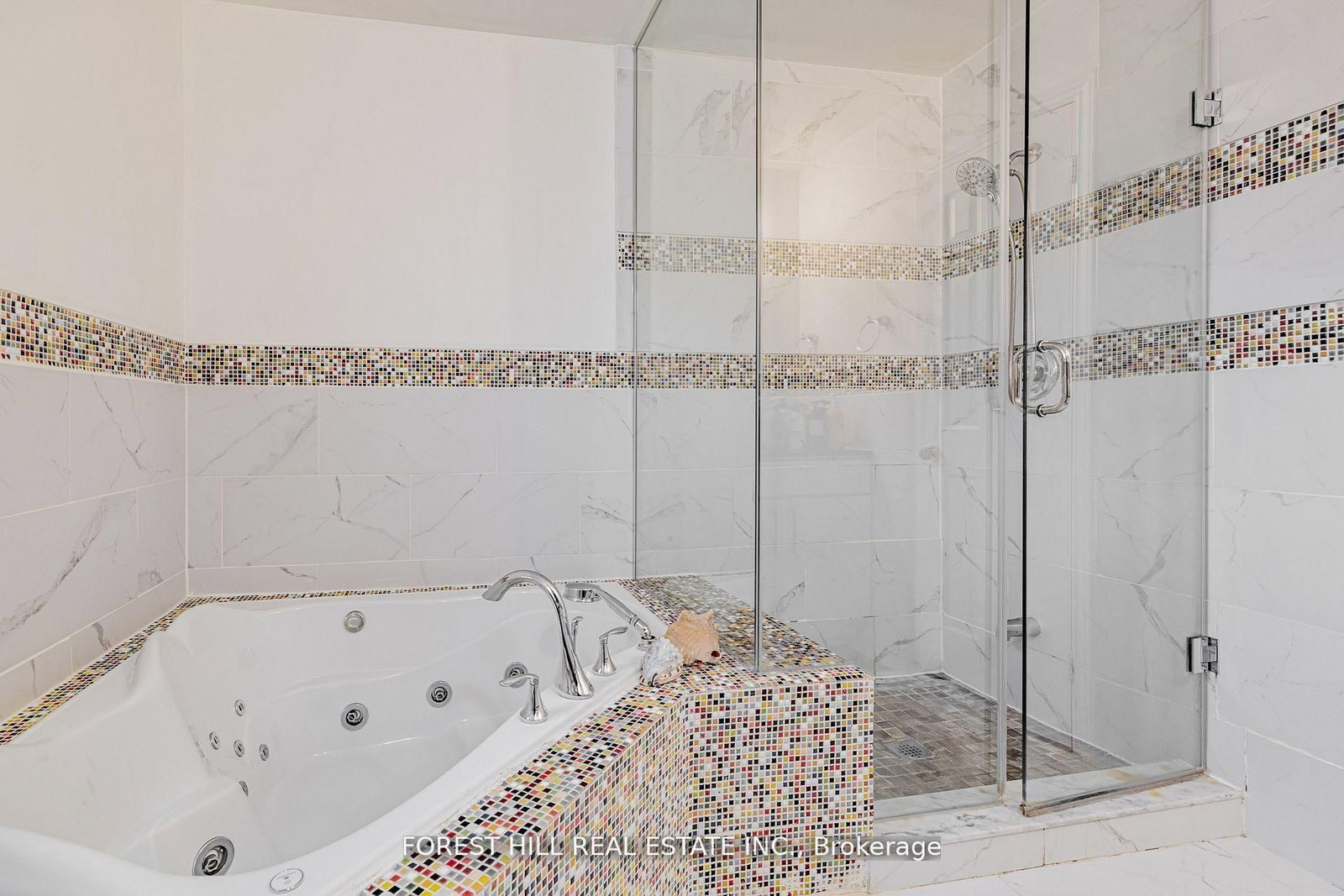 Detached House for sale at 51 Briggs Avenue, Richmond Hill, Ontario, L4B 1N6 - Doncrest - MLS: N12770026