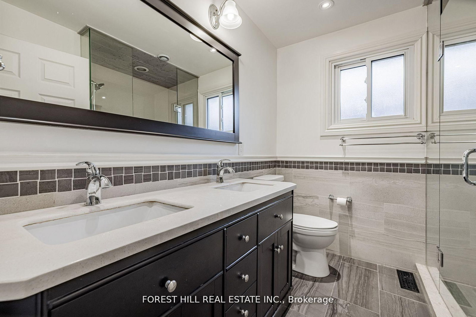 Detached House for sale at 51 Briggs Avenue, Richmond Hill, Ontario, L4B 1N6 - Doncrest - MLS: N12770026