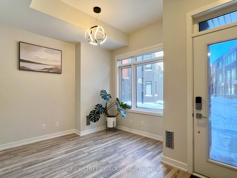 13 - 370 Red Maple Rd, Richmond Hill, L4C 5T4 | Image 2