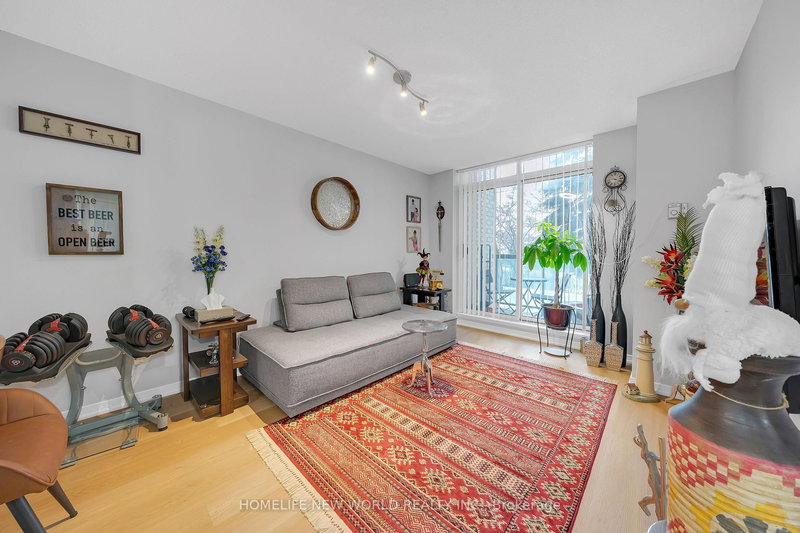 105 - 3 Ellesmere St, Richmond Hill, L4B 4N2 | Image 3