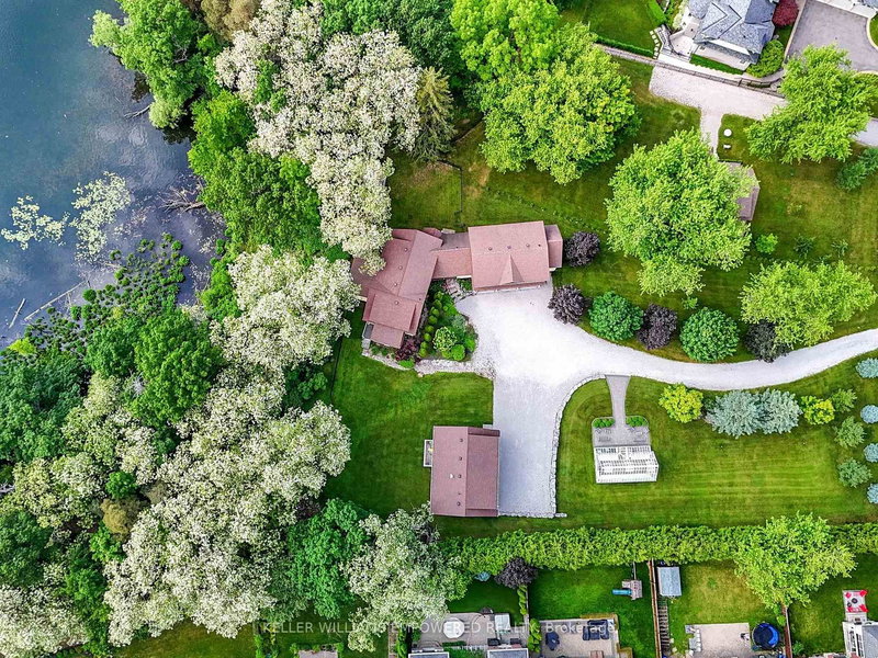 6 and 8 Macleod Estate Crt, Richmond Hill, L4E 0B1 | Image 2