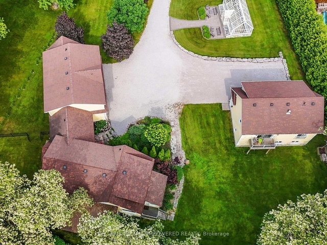 6 and 8 Macleod Estate Court