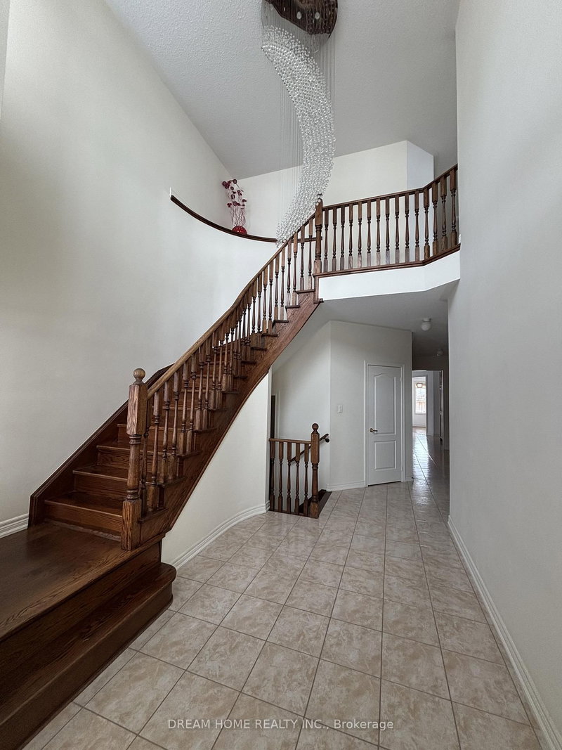 276 The Bridle Walk, Markham, L6C 0V7 | Image 2