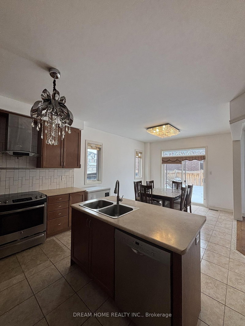 276 The Bridle Walk, Markham, L6C 0V7 | Image 3