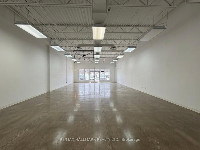 8 - 2 Allaura Blvd E, Aurora, L4G 3S5 | Image 3