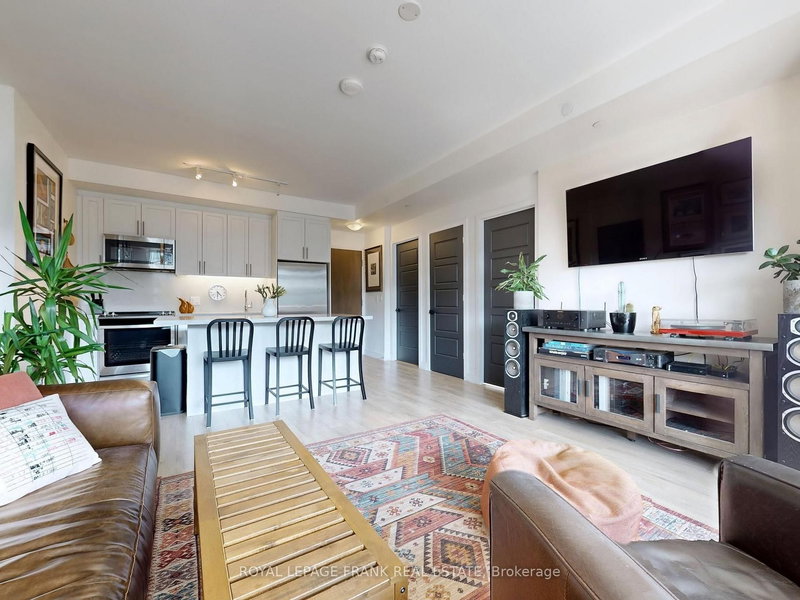 D313 - 333 Sea Ray Ave, Innisfil, L9S 2P7 | Image 2