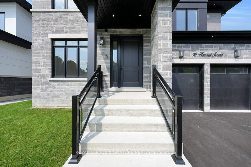 92 Howard Rd, Newmarket, L3Y 3G7 | Image 3